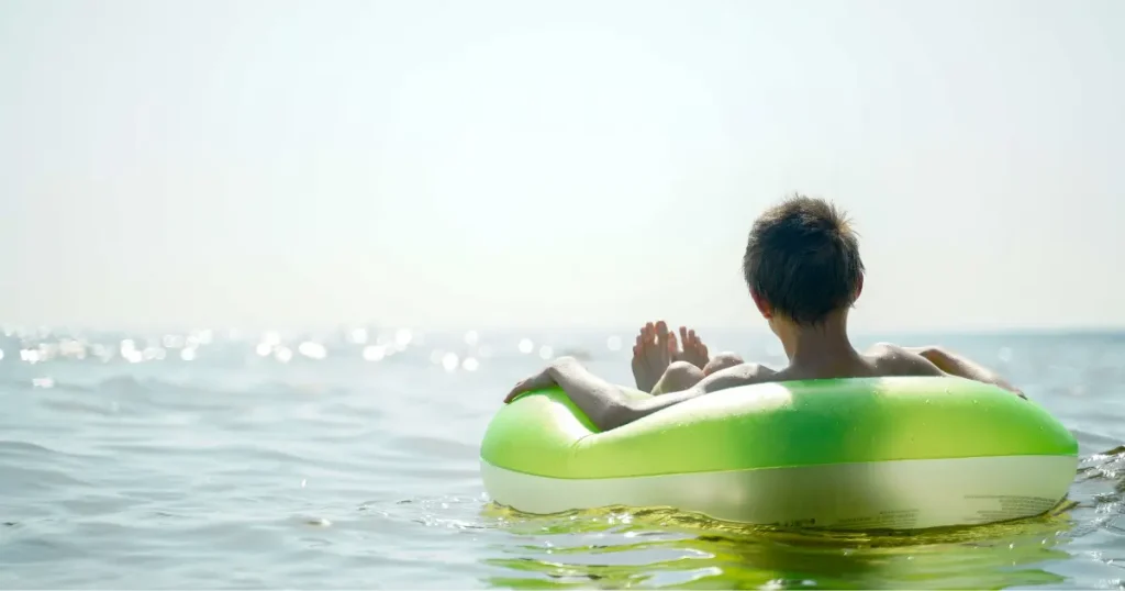 summer places to go in december hot.